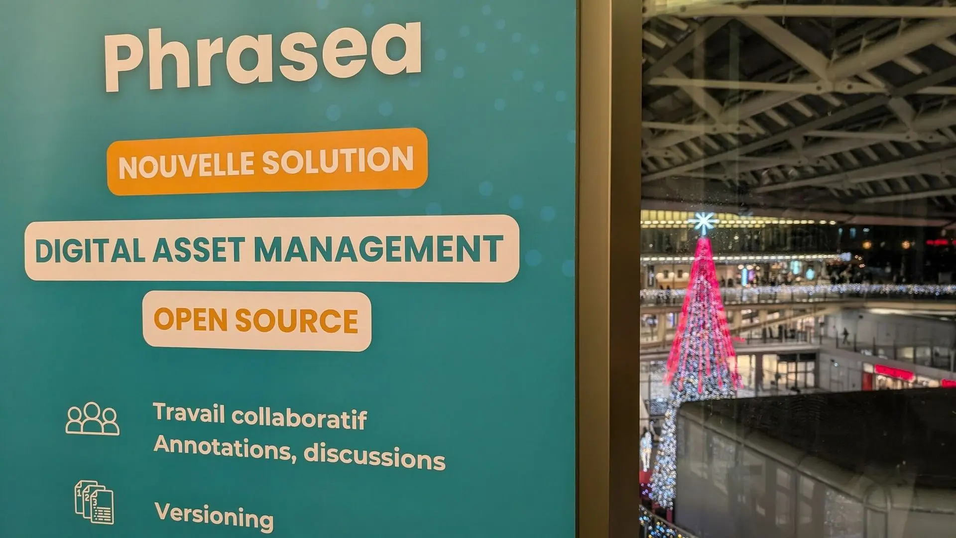 stand Phrasea, place de la Canopée à Paris